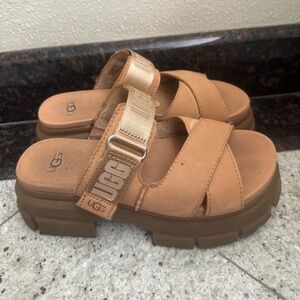 UGG Ashton Slide Sandals. Color: Toast
